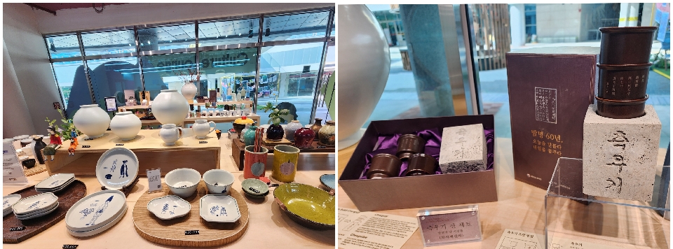 △ 진열된 도자 작품들과 &lsquo;발명의 날 기념품&rsquo;으로 제작된 &lsquo;측우기 잔 세트&lsquo; ⓒ 오승훈 기자